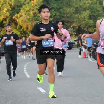 Runner Photo 3787458