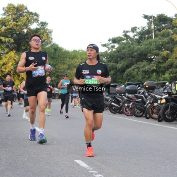 Runner Photo 3787581