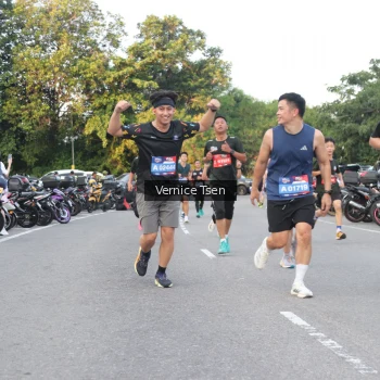 Runner Photo 3787772