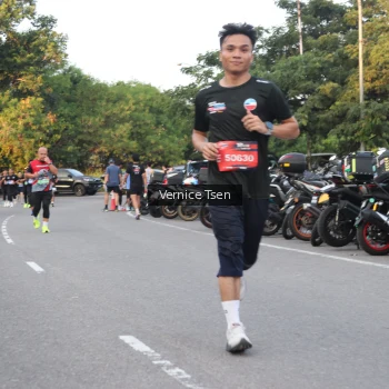 Runner Photo 3787950