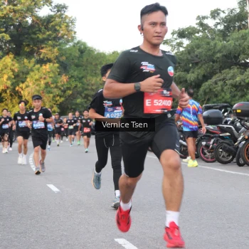 Runner Photo 3788426