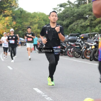 Runner Photo 3788947