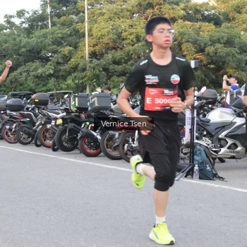 Runner Photo 3789194