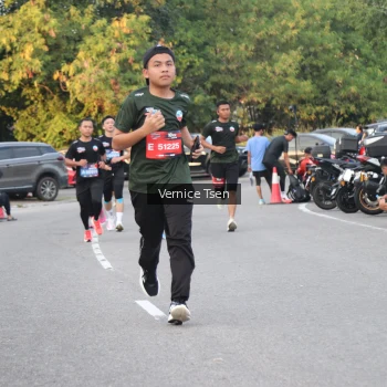 Runner Photo 3789495