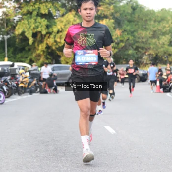 Runner Photo 3789756