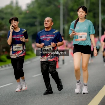 Runner Photo 3789814
