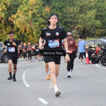 Runner Photo 3789844