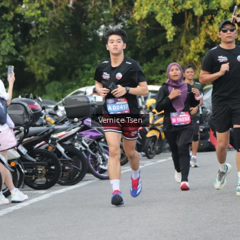 Runner Photo 3790068