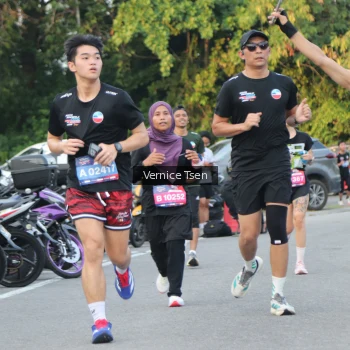 Runner Photo 3790100