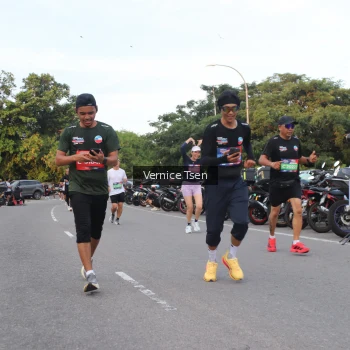 Runner Photo 3790263