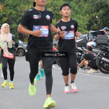 Runner Photo 3790447