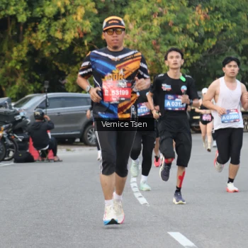 Runner Photo 3790637