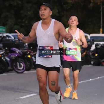 Runner Photo 3790642