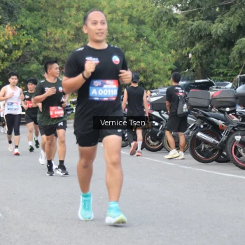 Runner Photo 3790663