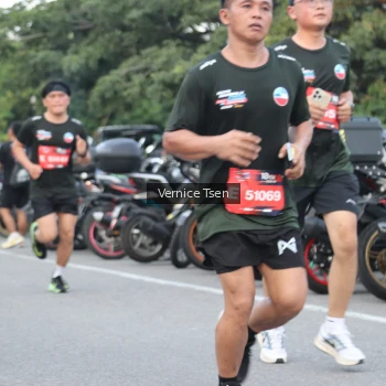 Runner Photo 3790693