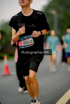 Runner Photo 3790733