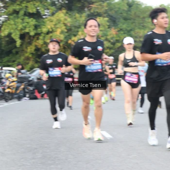 Runner Photo 3790889