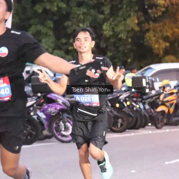Runner Photo 3791165