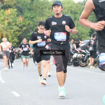 Runner Photo 3791177