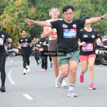 Runner Photo 3791324