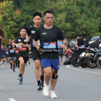 Runner Photo 3791565