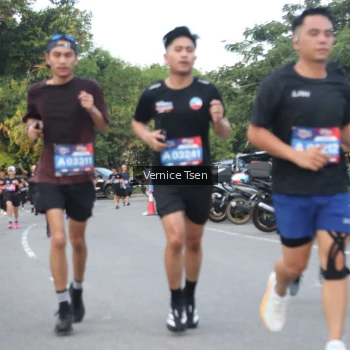 Runner Photo 3791642