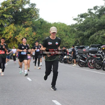 Runner Photo 3791744