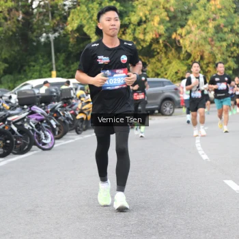 Runner Photo 3792207