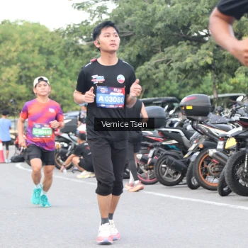 Runner Photo 3792518