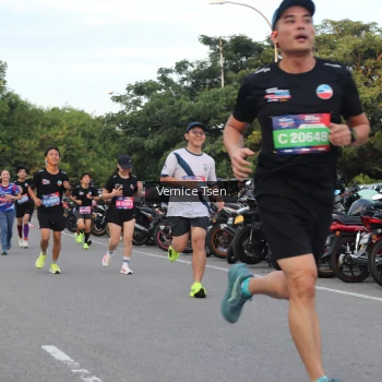 Runner Photo 3792565