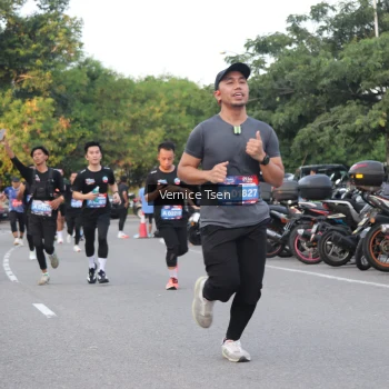 Runner Photo 3792566