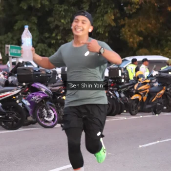 Runner Photo 3792575