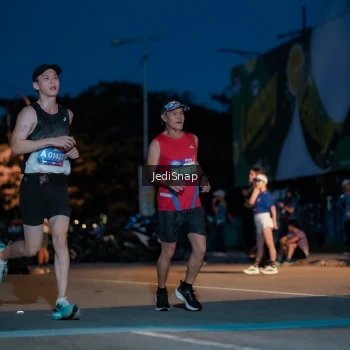 Runner Photo 3792846