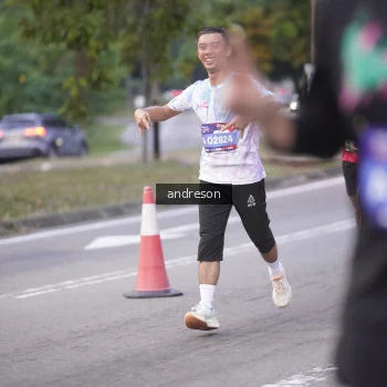 Runner Photo 3793046