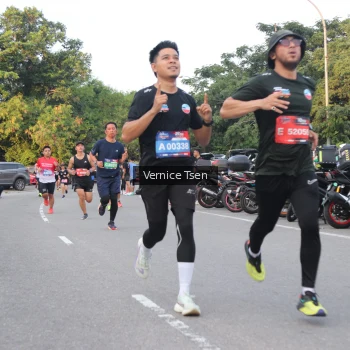 Runner Photo 3793059