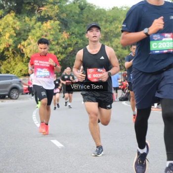 Runner Photo 3793084