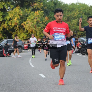 Runner Photo 3793095