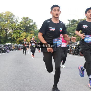 Runner Photo 3793443