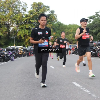 Runner Photo 3793703