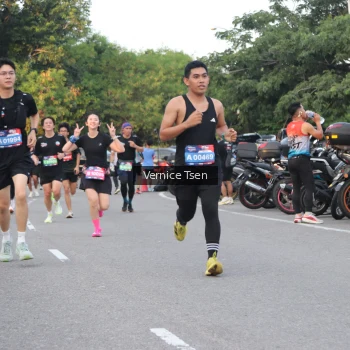 Runner Photo 3793744