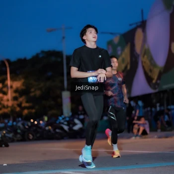 Runner Photo 3794337