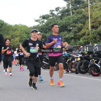 Runner Photo 3794376