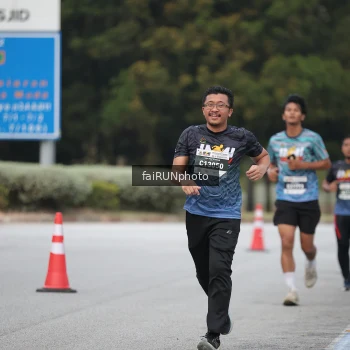 Runner Photo 3794379