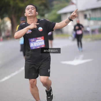 Runner Photo 3794453