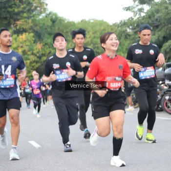 Runner Photo 3794576