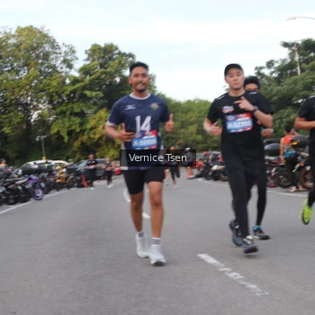 Runner Photo 3794579