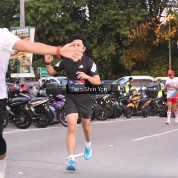 Runner Photo 3794649
