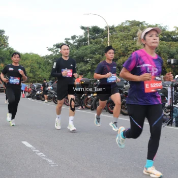 Runner Photo 3794737