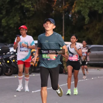 Runner Photo 3794771