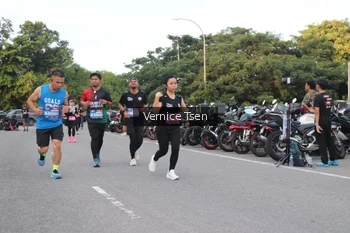 Runner Photo 3794960